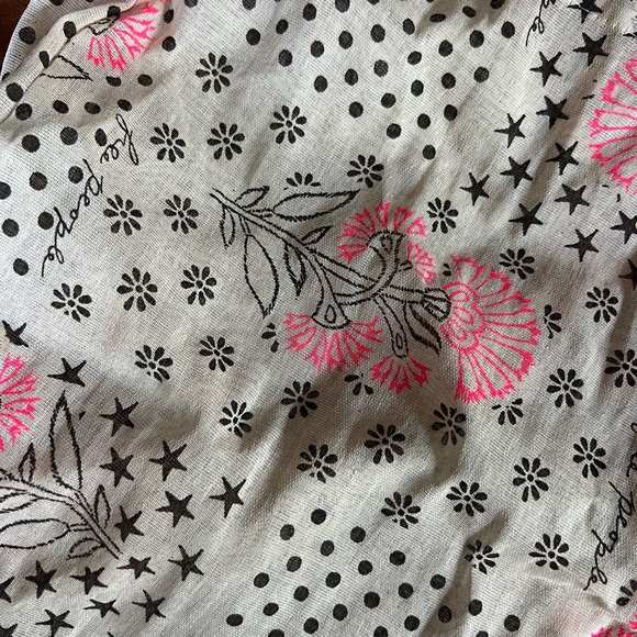 FREE ✨ Free People tote bag with any purchase - only one available! - Picture 3 of 3